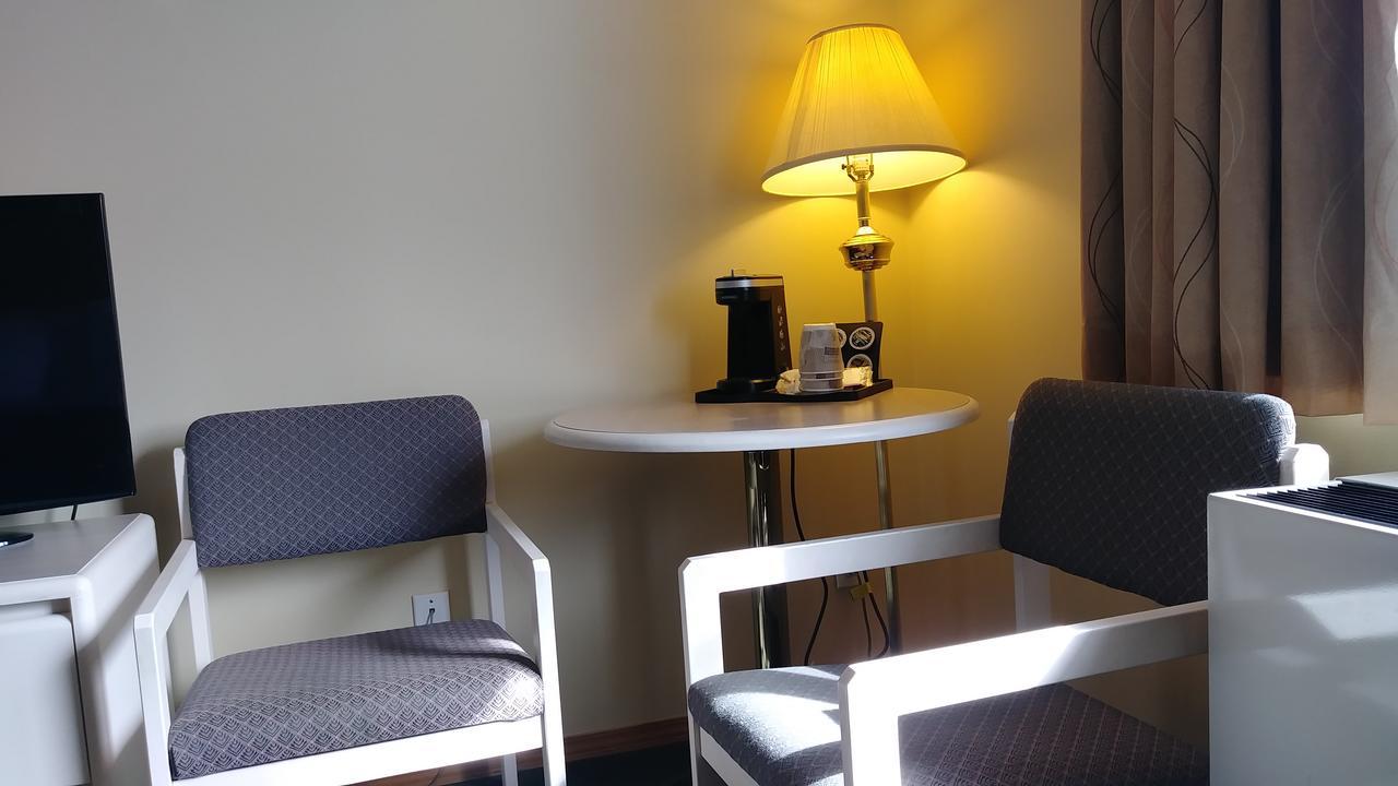 George Mountain View Hotel & Resto Merritt Bagian luar foto