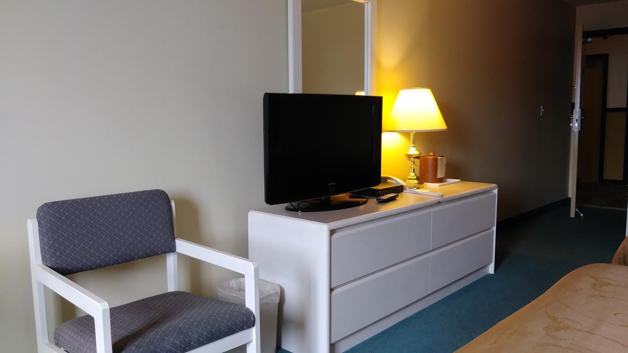 George Mountain View Hotel & Resto Merritt Bagian luar foto