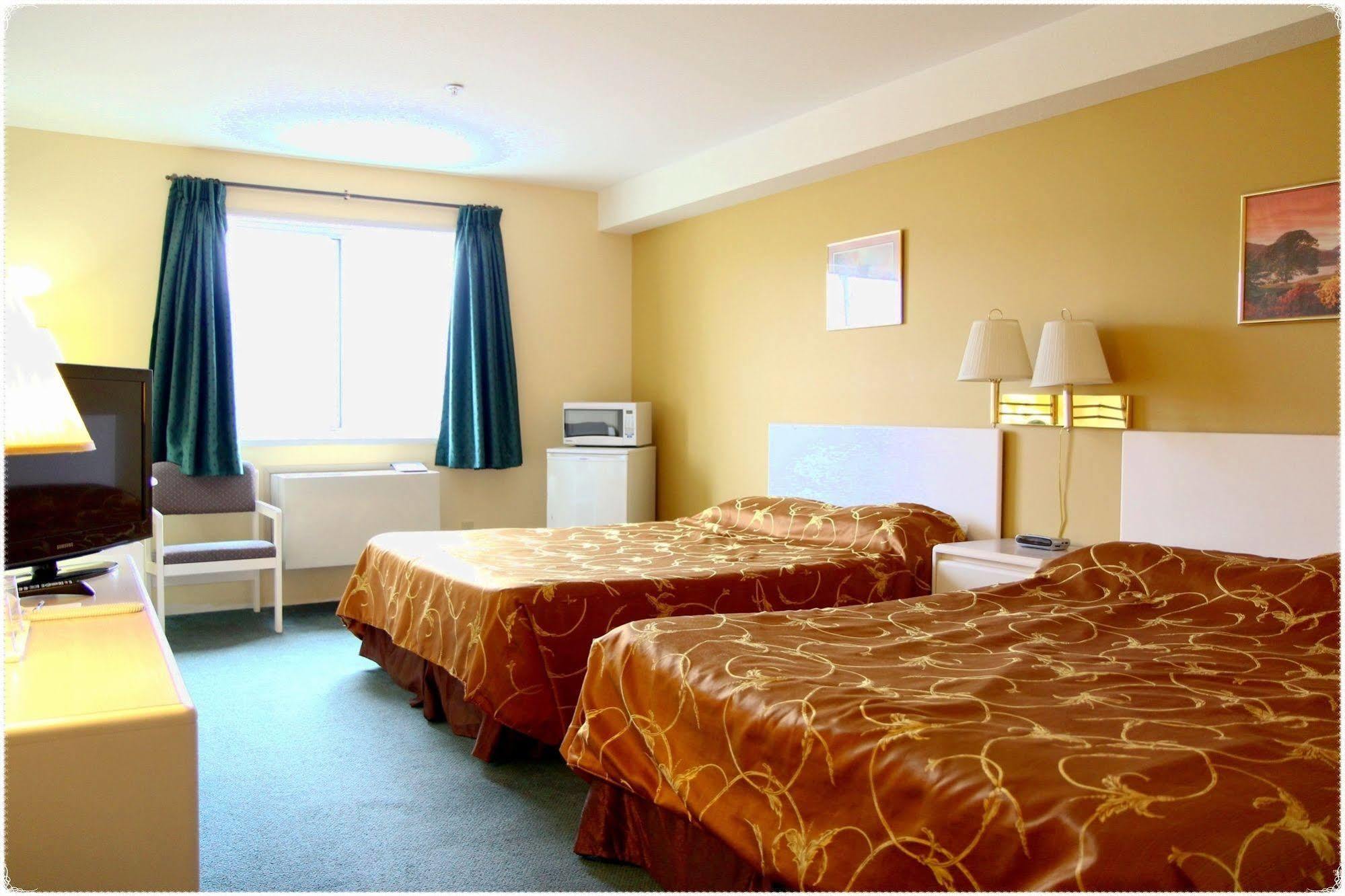 George Mountain View Hotel & Resto Merritt Bagian luar foto