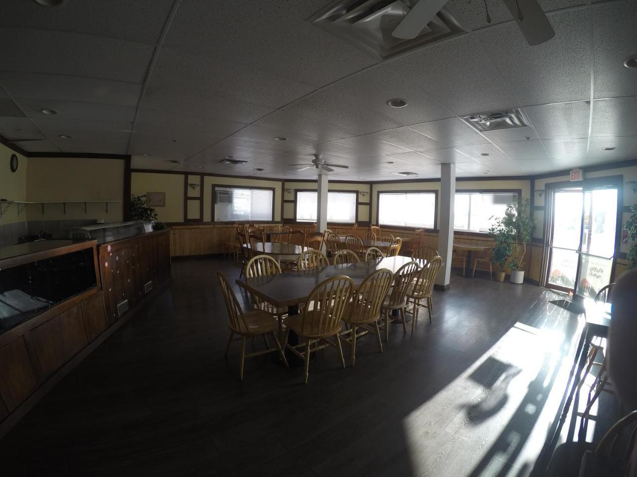 George Mountain View Hotel & Resto Merritt Bagian luar foto